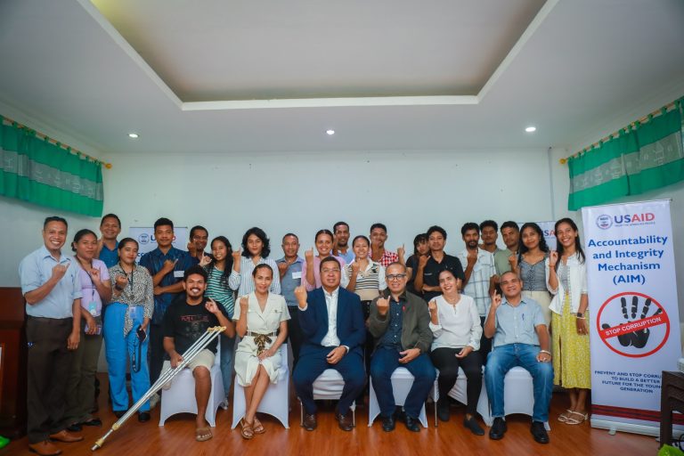 Haburas Integridade no Responsabilidade: PDHJ no USAID Timor-Leste/AIM Lansa Semana Indusaun Bolseiru