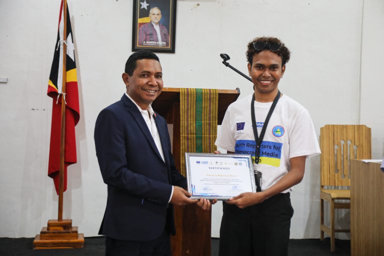 Provedór-Adjuntu Partisipa iha Lansamentu Youth Media Reporter Group for Democracy